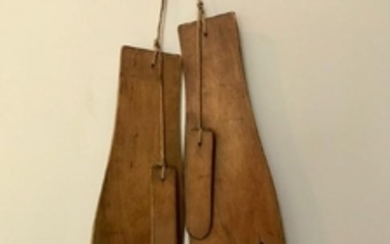 Pair Of Wooden Mitten Stretchers With Separate Thumbs