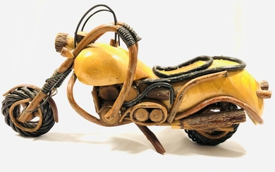 דגם אופנוע עשוי בעבודת יד מעץ, גילוף מרשים ומוקפד, 40X21X15 ס"מ