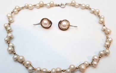 Set of necklaces and earrings Pearl's and...