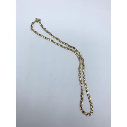 9ct 3 coloured gold flat plaited necklace, weight 5.2g and 1...