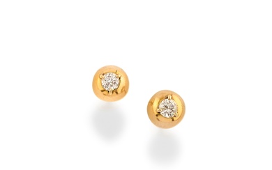 A 18k yellow gold and diamond earrings