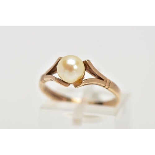 A 9CT CULTURED PEARL DRESS RING, set with a single cultured ...