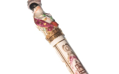 A CHELSEA PORCELAIN TOOTHPICK OR BODKIN CASE AND COVER, CIRCA 1760