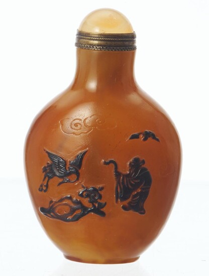 A CHINESE CARVED GLASS SNUFF BOTTLE 20TH CENTURY