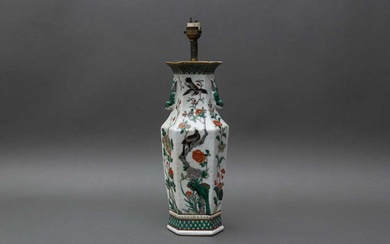 A CHINESE FAMILLE-VERTE 'BIRDS AND FLOWERS' MOUNTED VASE 清康熙 五彩花鳥圖紋瓶