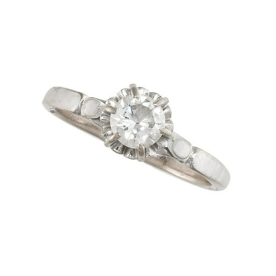 A SOLITAIRE DIAMOND RING in 18ct white gold, set with a