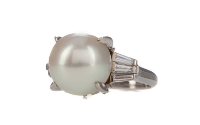 A SOUTH SEA PEARL AND DIAMOND RING
