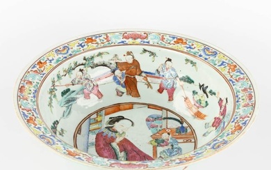 A large Chinese Famille Rose bowl, 'The Harvest'. 19th C. (H:11,5 x D:38 cm)