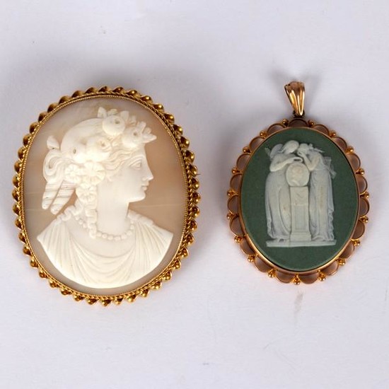 A shell cameo brooch depicting a Classical lady in