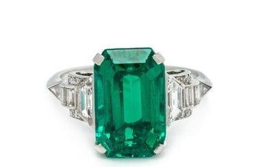 ART DECO, COLOMBIAN EMERALD AND DIAMOND RING