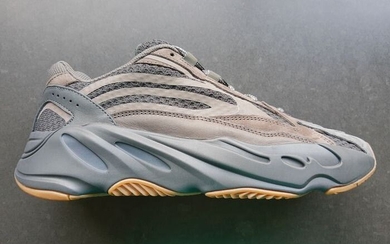 Adidas Yeezy Boost 700 V2 "Geode" Sneaker - Size: US:9 / UK:8,5 / EUR: 42 2/3