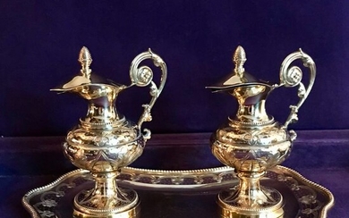 Altar pitchers, water and wine set. (1) - Gold-plated, Silver - Late 19th century