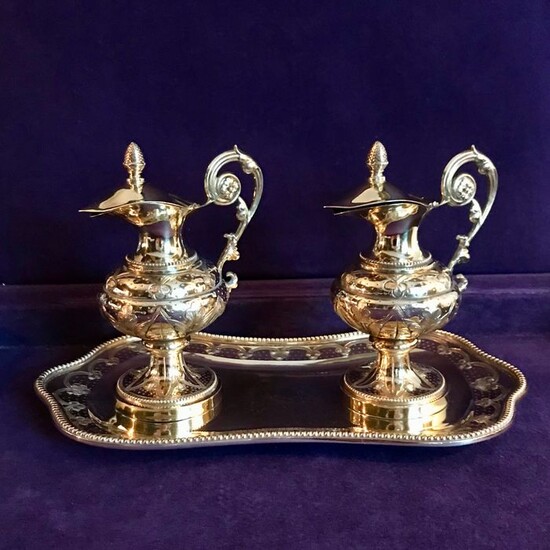 Altar pitchers, water and wine set. (1) - Gold-plated, Silver - Late 19th century