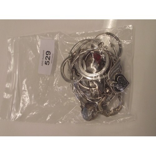 Bag of good quality silver earrings weight 61.6g