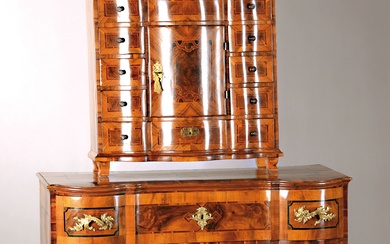 Baroque top piece of furniture, 18th century, walnut veneer with...