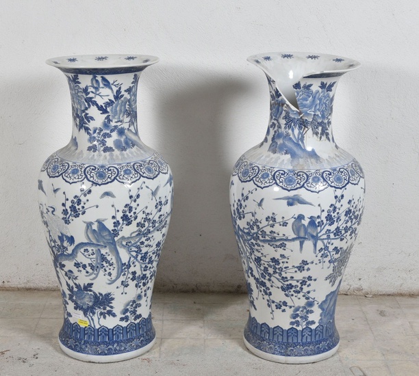 CHINE, XXème Grand vase en porcelaine, marque... - Lot 29 - De Baecque et Associés