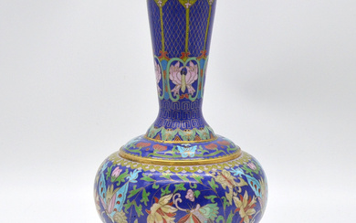 CHINESE CLOISONNÉ VASE, BLUE WITH BUTTERFLIES AND FLOWERS, 1900-1950, CHINA.
