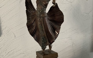 CHIPARUS BRONZE SIGNED WITH MARBLE BASE- 46,5 CM HIGH...