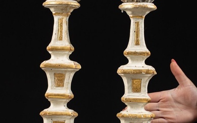 Candlestick - Exclusive pair of wooden candlesticks - France - Late 18th century