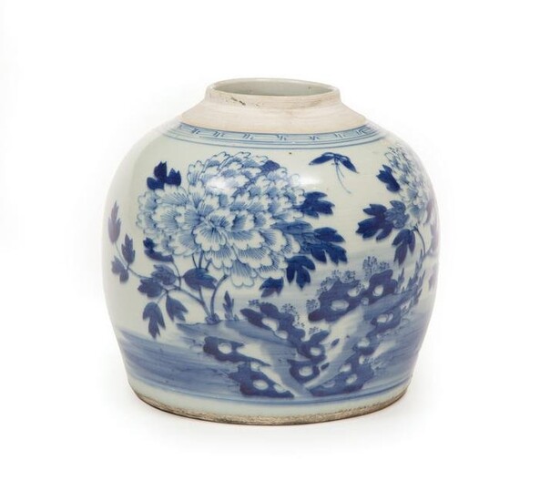 Chinese Export Blue and White Porcelain Jar