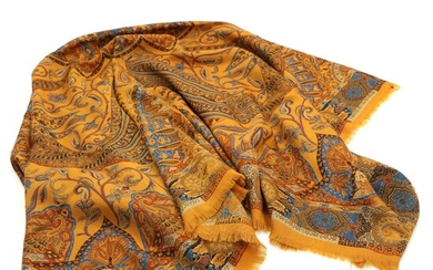 SOLD. Christian Dior: A paisley pattern wool scarf. 135 x 135 cm. – Bruun Rasmussen...