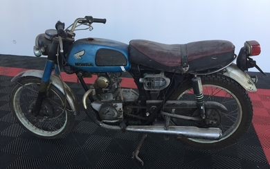Circa 1970 Honda 125 CB K4