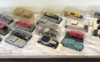 Collection de voitures en boîte Solido,...