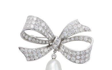Cultured Pearl and Diamond Brooch | 養殖珍珠 配 鑽石 胸針