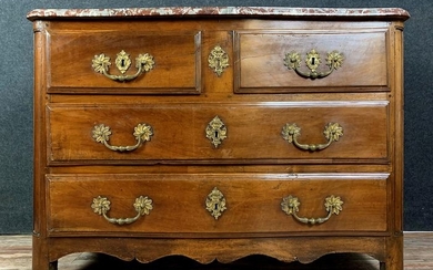Curved front dresser - Louis XIV - Walnut - First half 18th century