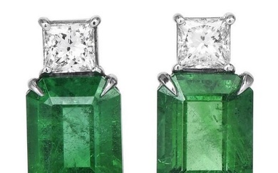 Estate Princess Cut Diamond Emerald Platinum Elegant Stud Earrings