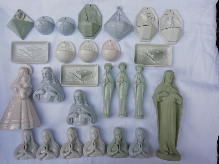 Firme Theunissen et Compagnie.- Figurine(s) (26) - Mid-Century Modern - Ceramic