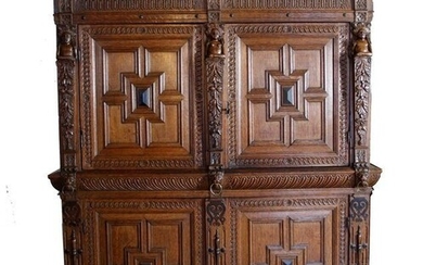 Four-door cabinet originally from Castle Holtmühle in Tegelen - Renaissance - Oak - Early 17th century
