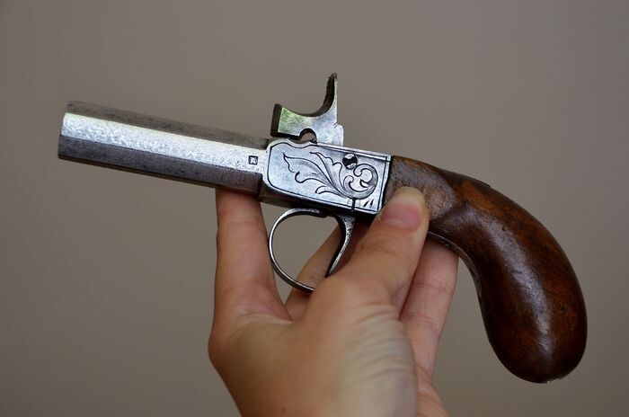 France - 1830 - Magnifique pistolet à percussion - canon Damas (spirale) - crosse noyer goutte d'eau - Gravure fleur de lys - Pistol - 12mm cal