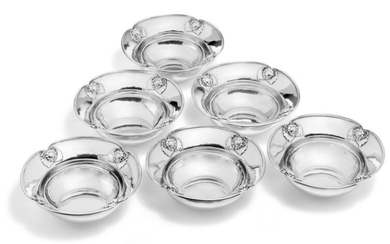 Georg Jensen: A set of six sterling silver finger bowls of sterling silver and silver. Flower and leaf relief decor. (6)