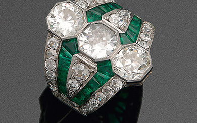 Glamorous Art Déco diamond ring