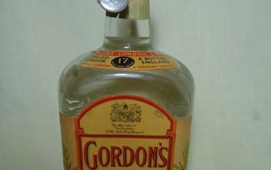 Gordon's - London Dry Gin - Spring Cap - b. 1950s - 75cl