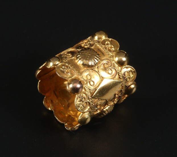 Gouden ‘dop’ ring