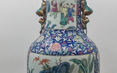 Grand vase en porcelaine émaillée, Chine,... - Lot 29 - Ader