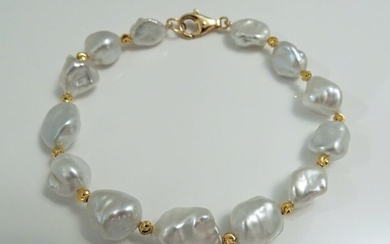 HS Jewellery - Keshi pearls, South Sea Keshi 10.6 mm X 15.3 mm and Gold Beads - Bracelet, 18 kt. Yellow Gold