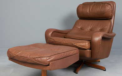 IB MADSEN UND ACTON SCHUBELL. Swivel chair/ high-back chair with ottoman, model 'MS-75 Hi-Back', leather, teak, 1960s, Denmark (2).