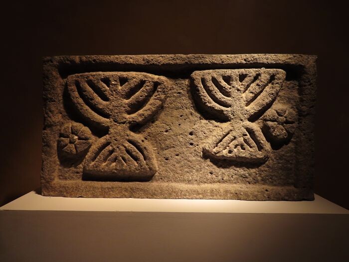 Jewish culture Basalt Important late roman frieze with two menorah from an Ancient Synagogue. 76 cm Large. Huge 32 kg.