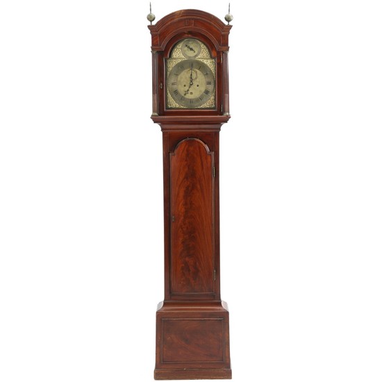 John Ellicott: A George III longcase clock in mahogany case. Signed 'Ellicott, London'. Late 18th century. H. 233 cm. W. 50 cm. D. 25 cm.