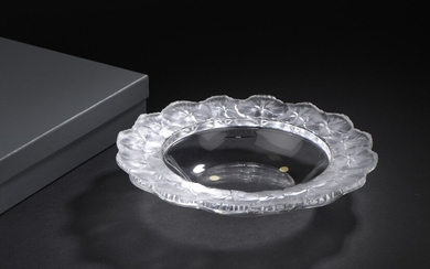 LALIQUE France Assiette creuse en cristal translucide pressé moulé, modèle "Honfleur". Signée "Lalique France" H_5cm...