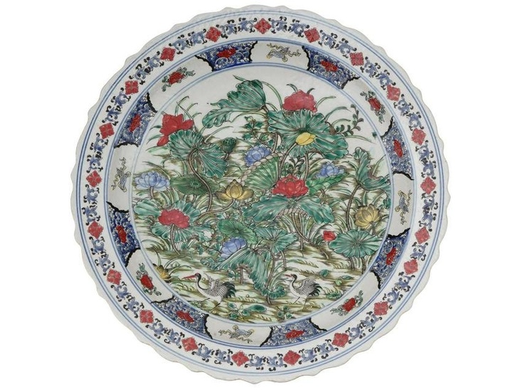 LARGE ANTIQUE CHINESE KANGXI PERIOD PORCELAIN CHARGER PLATE