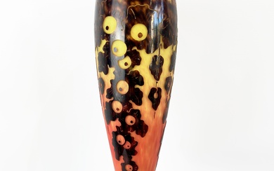Charles SCHNEIDER (1881-1953) – LE VERRE FRANÇAIS « Chênes ». Vase conique sur piédouche et...
