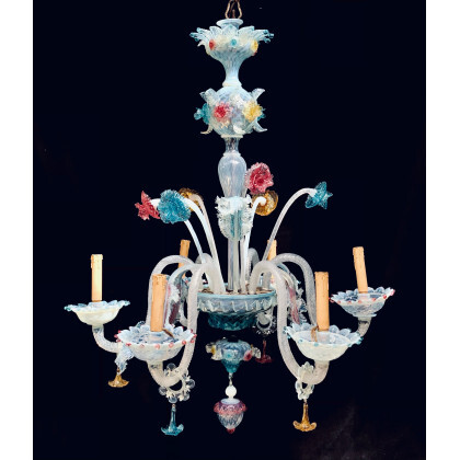 Manifattura di Murano, lampadario a sei luci in vetro colorato. (diffetti e mancanze).