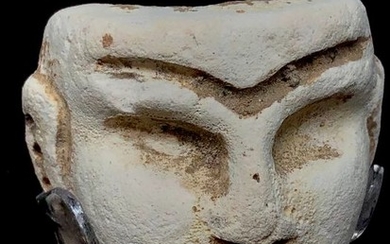 Mesopotamian limestone mask, 4,3 x 4,3 cm