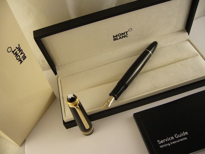 Montblanc - Fountain pen - Montblanc Meisterstück ("75 years of passion and soul") fountain pen - includes real diamond - 18k