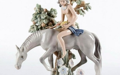 Nature Girl 1005346 - Lladro Porcelain Figurine