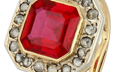 No Reserve - 14K Yellow gold Art Deco style ring with Verneuil ruby and rose...